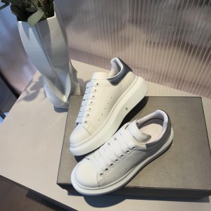 Alexander McQueen MS06020