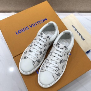 Louis Vuitton Fashion Sneakers White and Monogram print with white sole MS071000