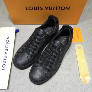 Louis Vuitton Perfect Quality Sneakers Black and Monogram print with white sole MS071018