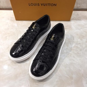 Louis Vuitton Perfect Quality Sneakers Black crocodile leather and white sole MS071030