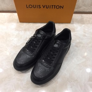 Louis Vuitton Perfect Quality Sneakers Black and Monogram print details and white sole MS071031