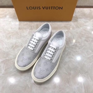 Louis Vuitton Perfect Quality Sneakers Silver and Damier Graphite print with white sole MS071069