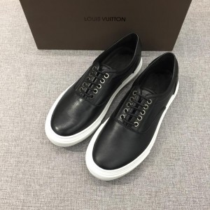 Louis Vuitton Perfect Quality Sneakers Black and white sole MS071087