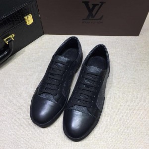 Louis Vuitton Perfect Quality Sneakers Black and Monogram print with black sole MS071103