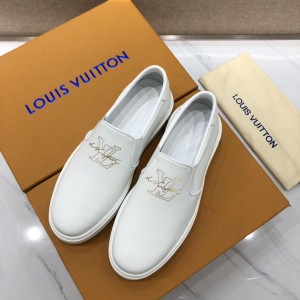 Louis Vuitton Perfect Quality Sneakers White and gold LV print with white sole MS071111