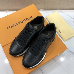 Louis Vuitton Perfect Quality Sneakers Black and white sole MS071134