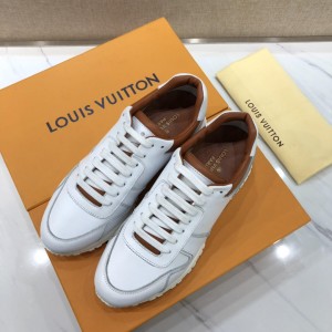 Louis Vuitton Perfect Quality Sneakers White and brown trim details and white sole MS071139