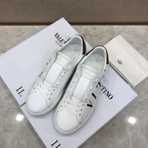 Valentino Perfect Quality Sneakers White and black VLTN logo print with white sole MS071455