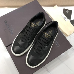 Valentino Perfect Quality Sneakers Black and black suede details with white sole MS071468