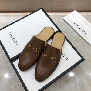 Guccibrown Slipper with golden button MS07526