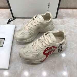 Gucci Fashion Sneakers White stains and Gucci tongue print with white rubber sole MS07634