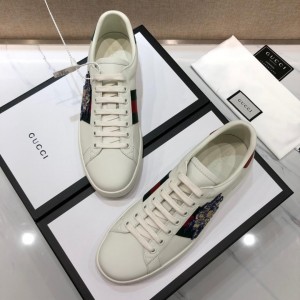 Gucci Fashion Sneakers White and Disney piggy embroidery with white sole MS07739