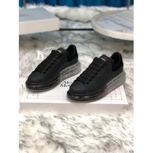 Alexander McQueen Fahion Sneaker Black and black suede heel with transparent sole MS100017