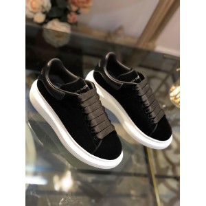 Alexander McQueen Fahion Sneaker Black suede and black heel MS100055