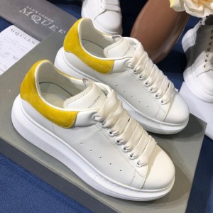 Alexander McQueen Fahion Sneaker White and yellow suede heel MS100081