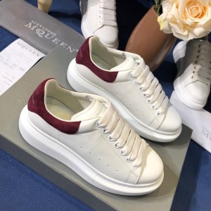 Alexander McQueen Fahion Sneaker White and fuchsia suede heel MS100086