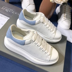 Alexander McQueen Fahion Sneaker White and light blue suede heel MS100087