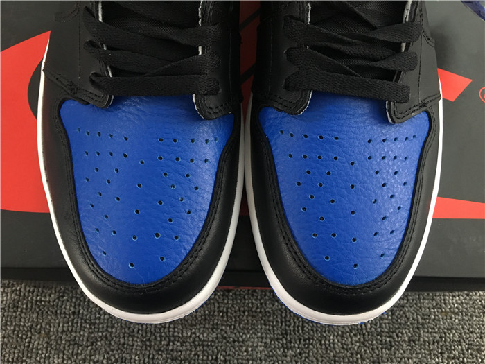 Air Jordan 1 Retro High OG Royal Sneakers