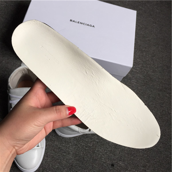  Real Balenciaga Arena Shoes run 1 EU size bigger, our Balenciaga arena run 2 EU sizes bigger. Super Perfect Balenciaga Arena Creased Leather Sneakers White Super Perfect Balenciaga Arena Creased Leather Sneakers White Super Perfect Balenciaga Arena Cr